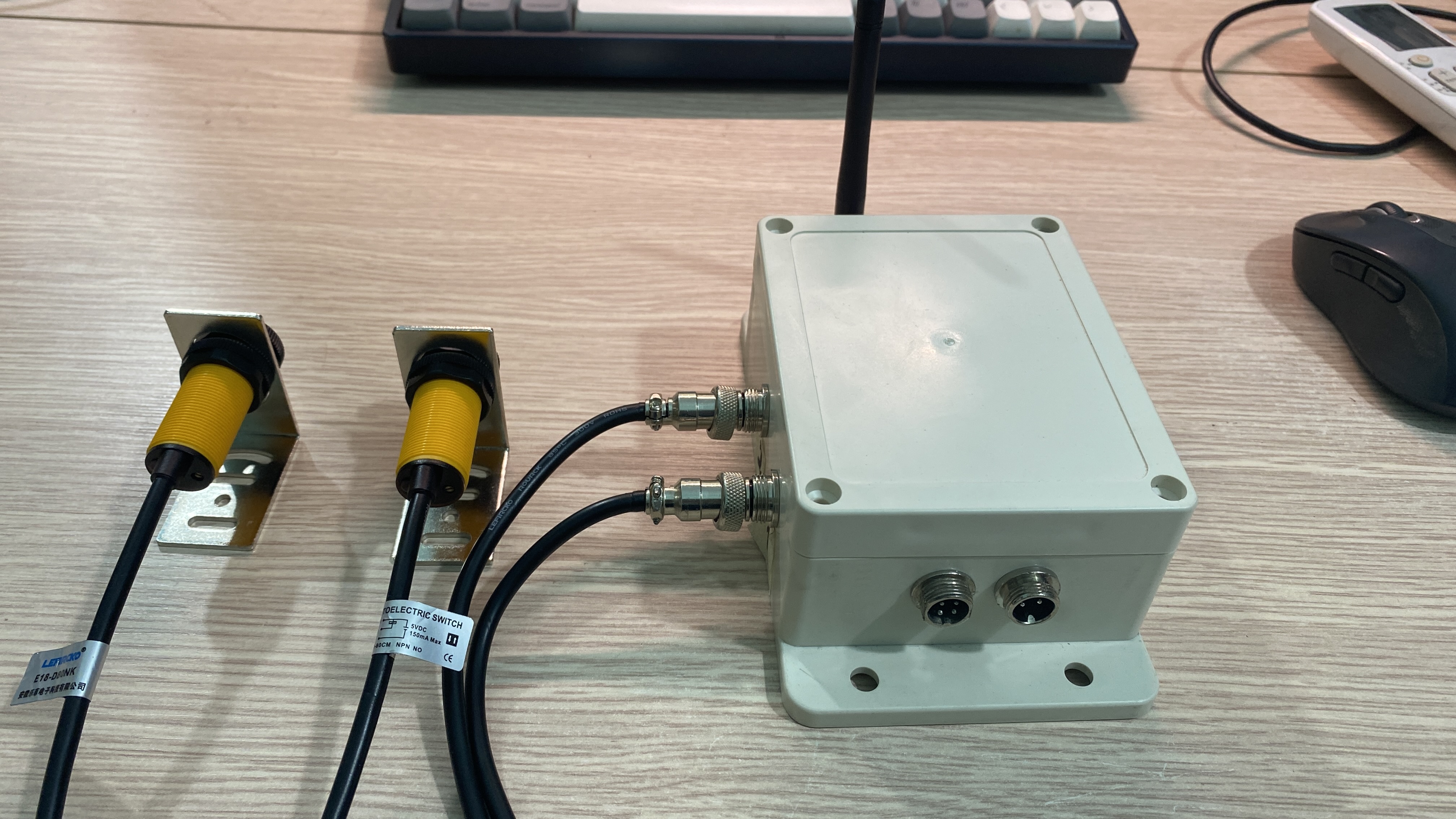 THIẾT BỊ GIÁM SÁT NĂNG SUẤT CHO NHÀ MÁY