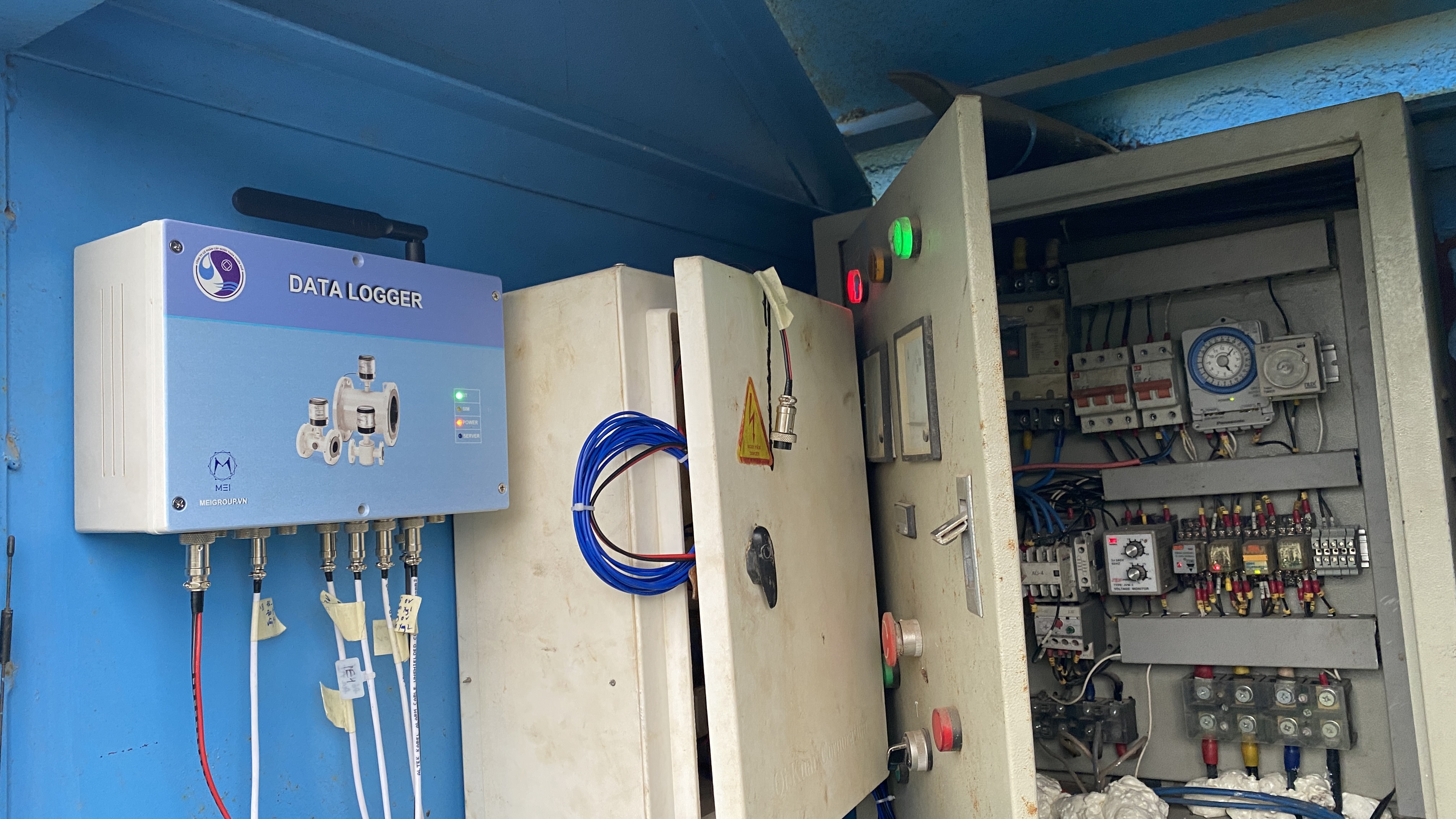 Thiết bị điều khiển giám sát trạm bơm tăng áp