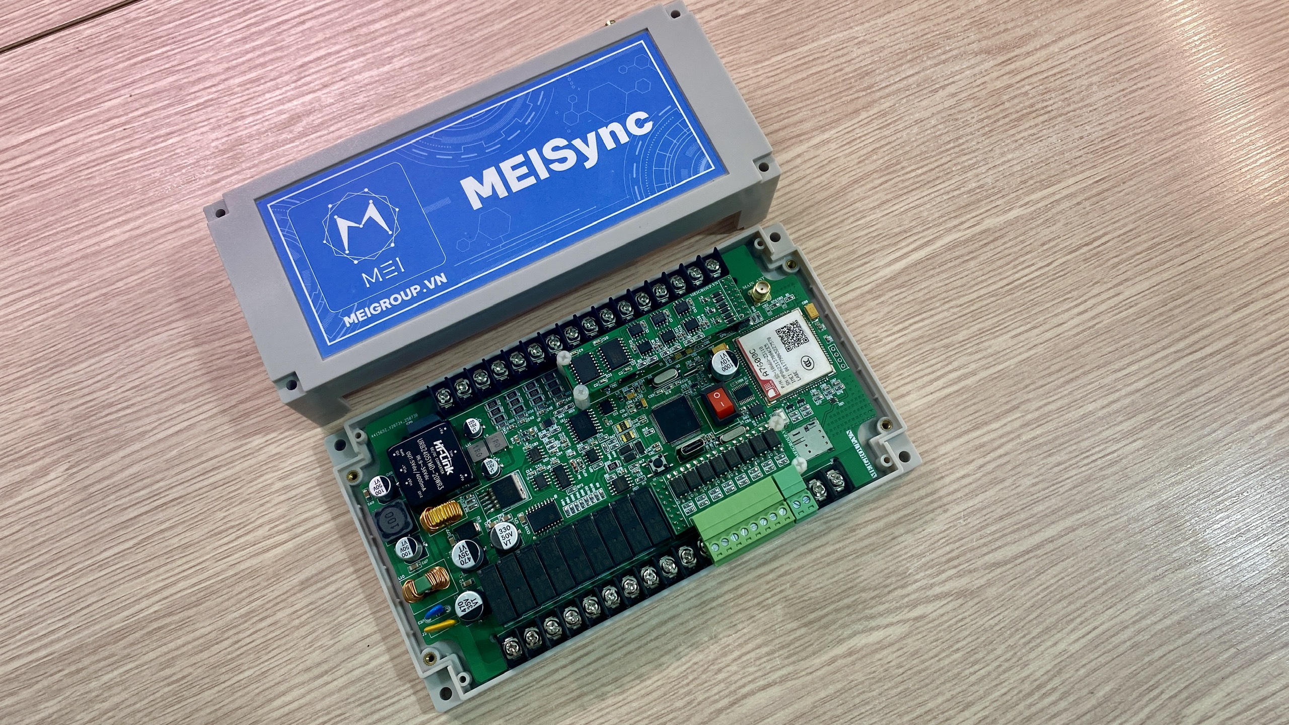 THIẾT BỊ GIÁM SÁ TRẠM BƠM LUÂN PHIÊN SỬ DỤNG 3 BIẾN TẦN